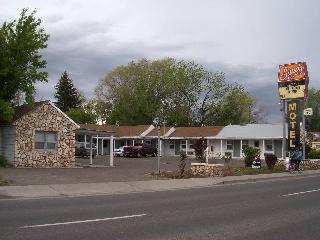 Park Motel exterior near Twin Falls City Park